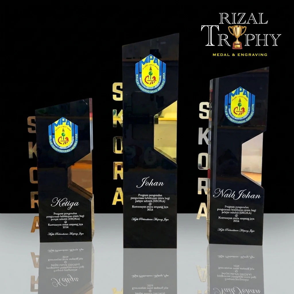 Trophy Custom
