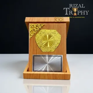 Trophy Giftbox - Rizal Trophy